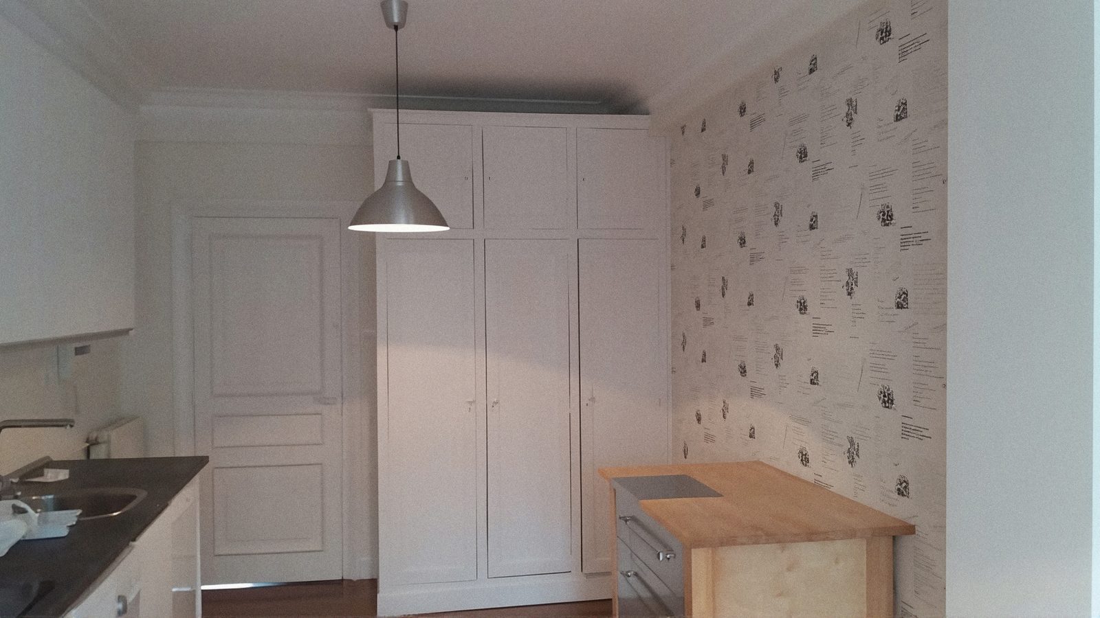 Cocina con armario lacado en Getxo