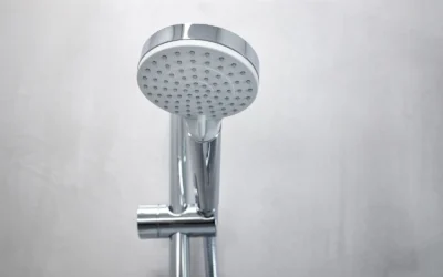 Microcemento en el baño: qué resolver antes de elegir el acabado
